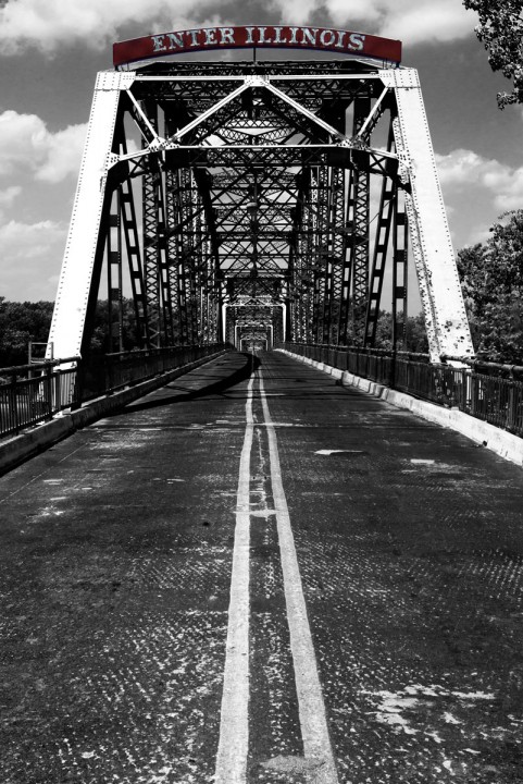 2012-05-26 - New Harmony Bridge into Illinois